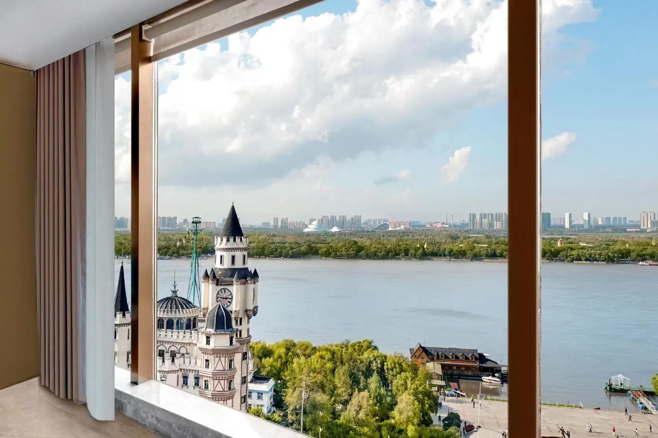 Premier Panorama Room - River-View (Double Bed) at Habsburg Hotel Harbin
